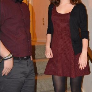 Short burgundy dress with black dots